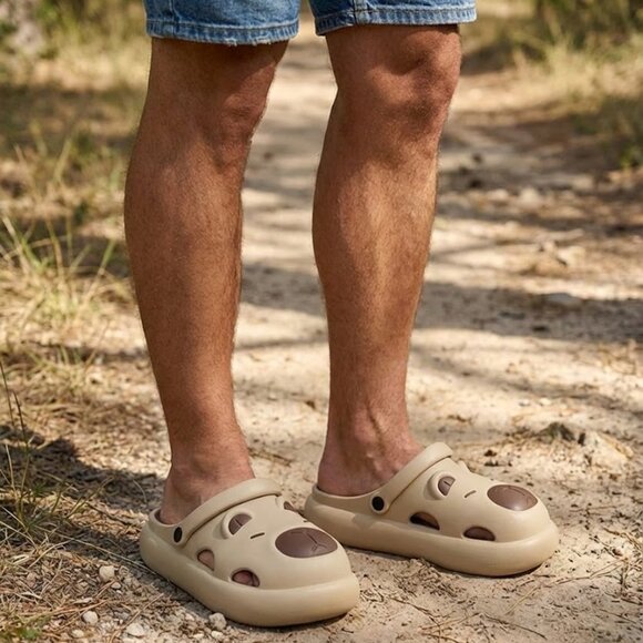 Cute Capybara Platform Clogs - Soft Non-Slip EVA Garden Sandals - Picture 5 of 5